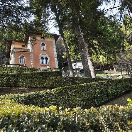 Villa Pinetina B&B Lasnigo Habitación foto
